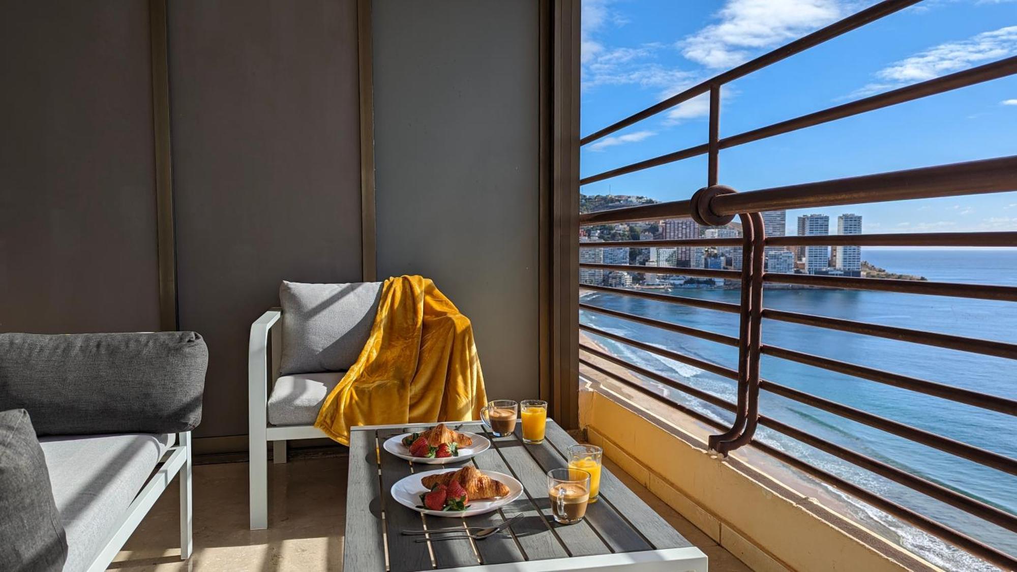 Las Arenas Sea Front Apartments Benidorm Exterior foto